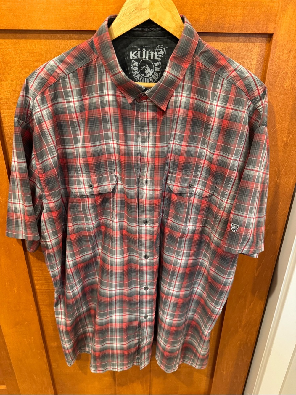 Men's Red Plaid Short-Sleeve Shirt